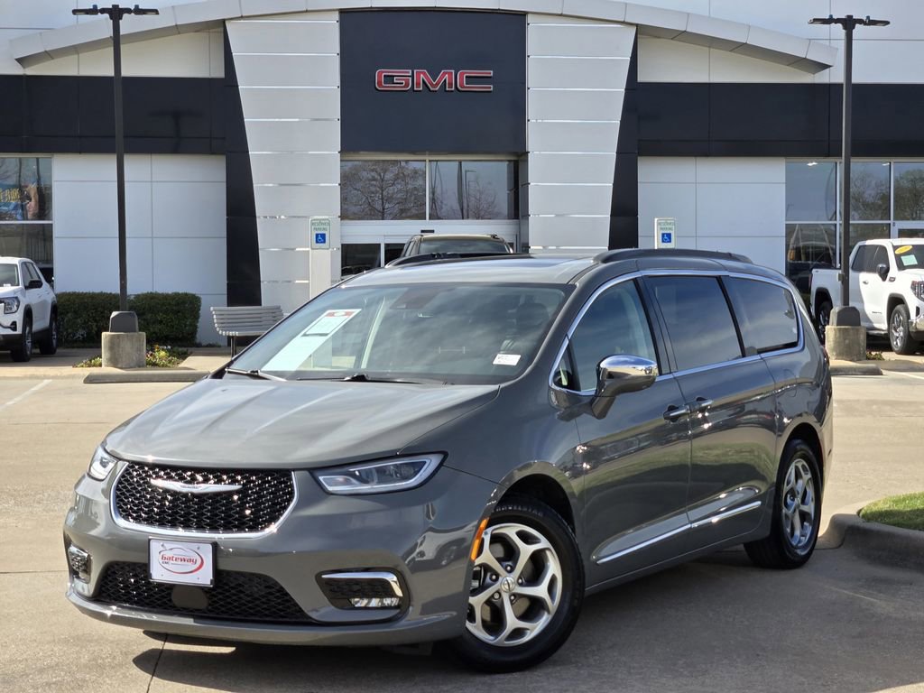 Used 2022 Chrysler Pacifica Limited image 1