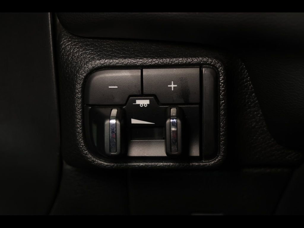 Used 2025 Dodge Durango GT image 32