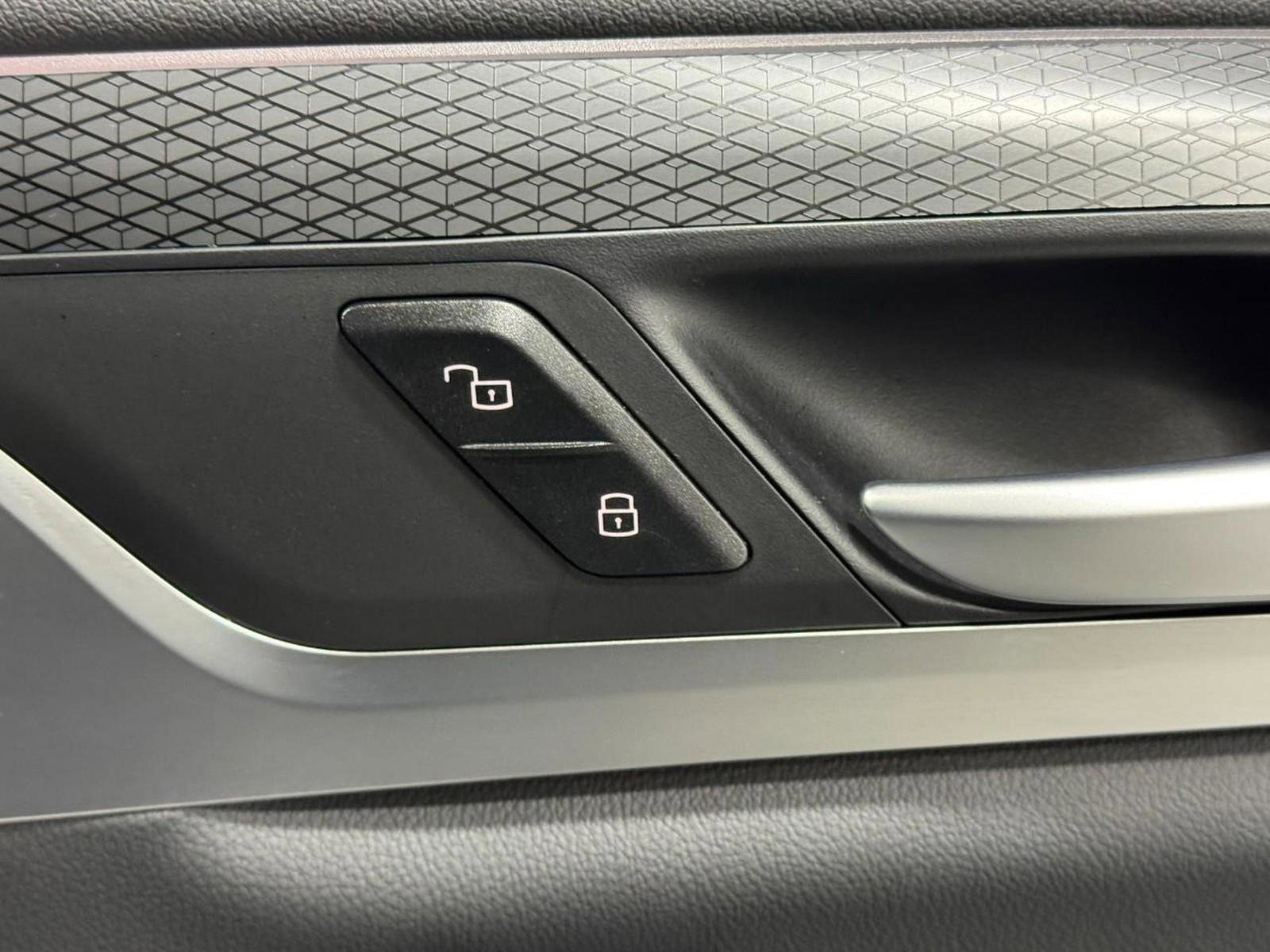 Used 2023 BMW X4 xDrive30i w/ M Sport Package image 23