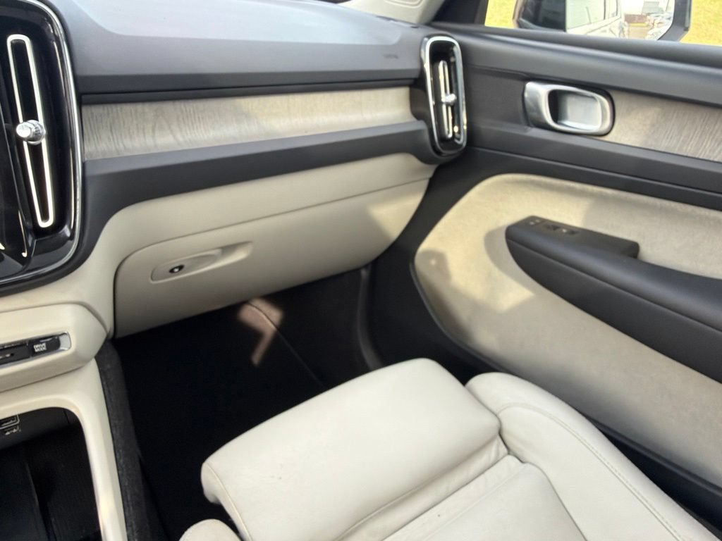 Used 2019 Volvo XC40 T5 Inscription AWD/4WD image 21