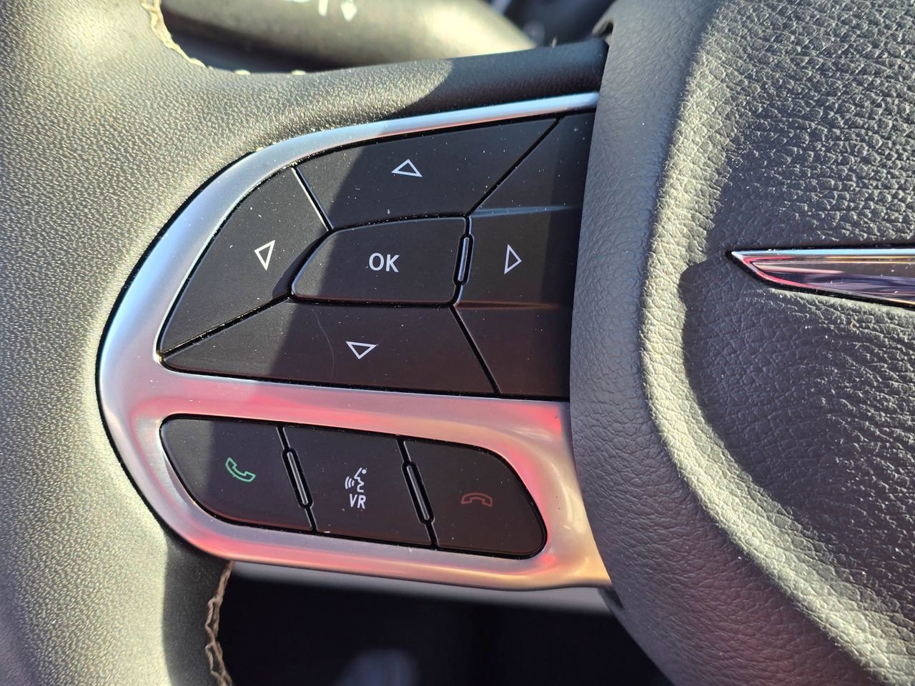 Used 2023 Chrysler Voyager LX FWD image 19