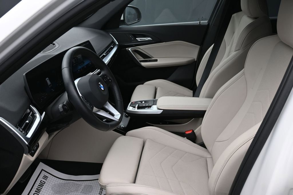 Used 2023 BMW X1 xDrive28i w/ Convenience Package AWD/4WD image 11