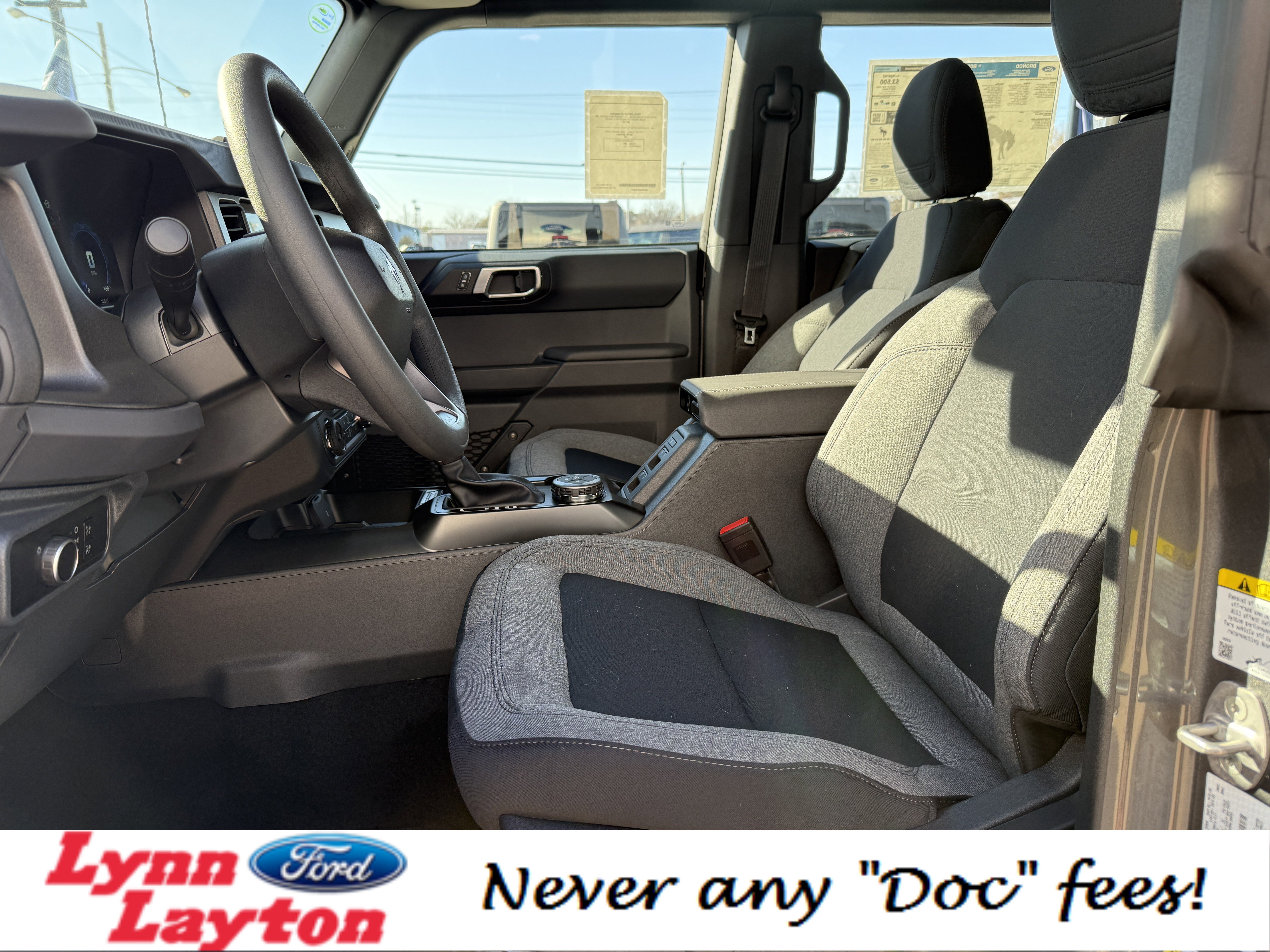 New 2025 Ford Bronco 4-Door image 34