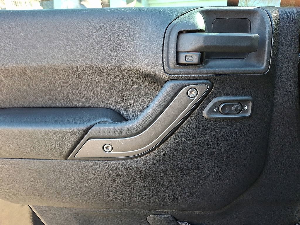Used 2015 Jeep Wrangler Willys Wheeler image 13