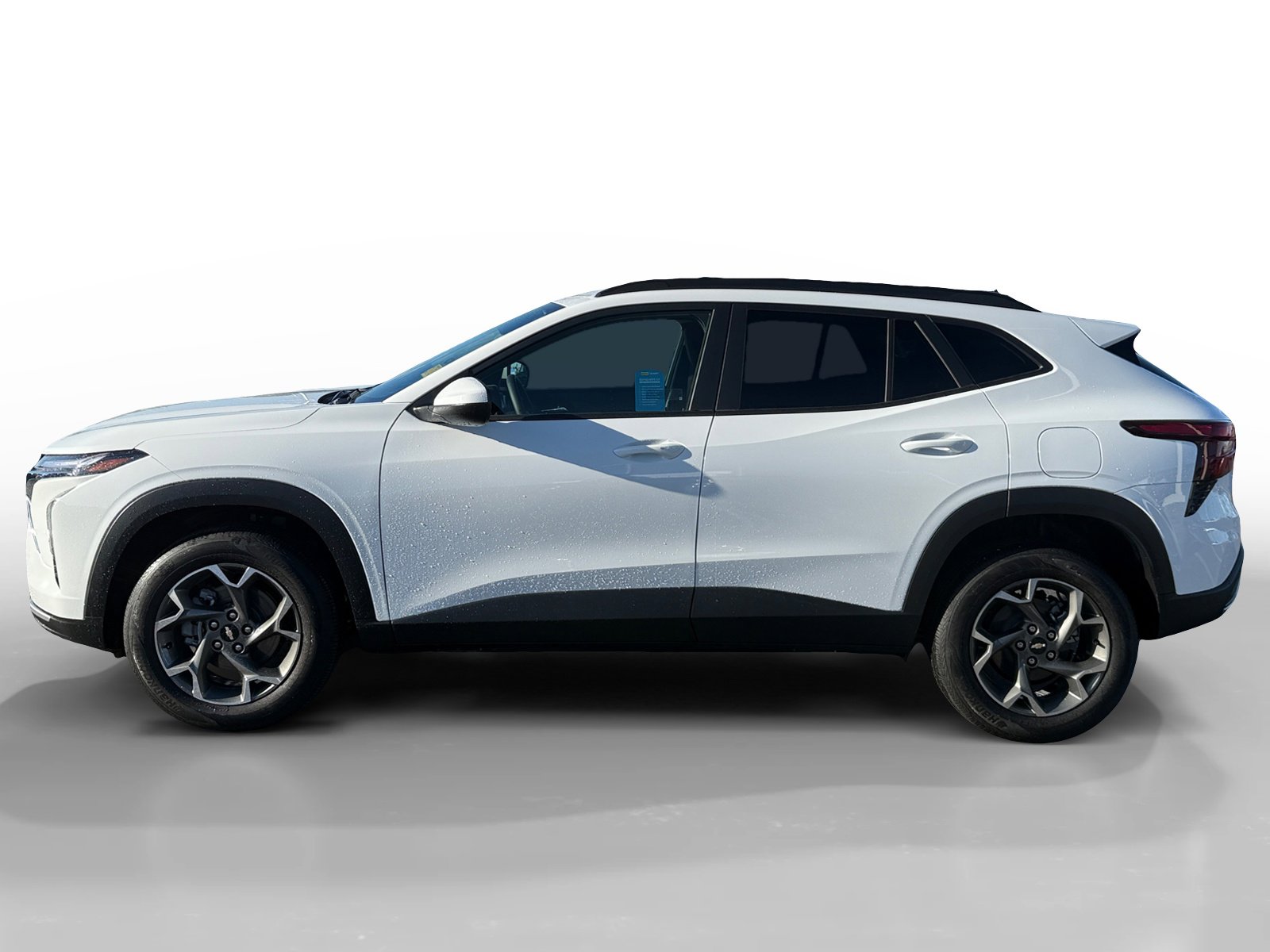 Used 2025 Chevrolet Trax LT w/ Driver Confidence Package image 2