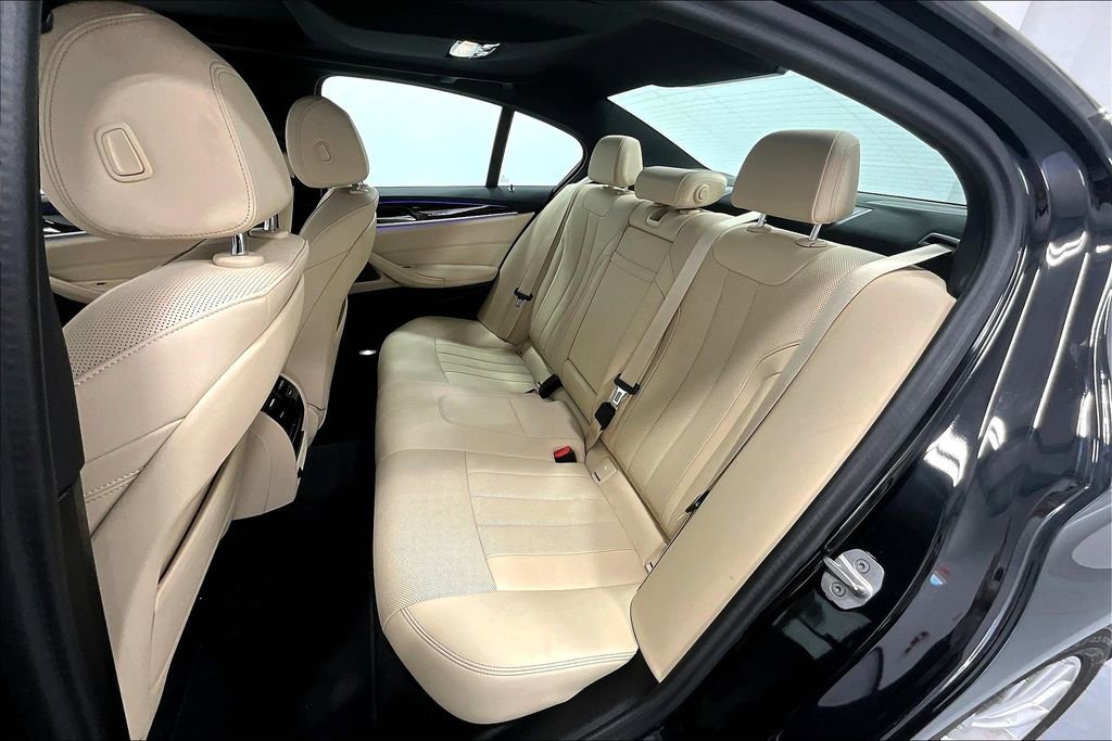Used 2023 BMW 530i w/ Premium Package image 35