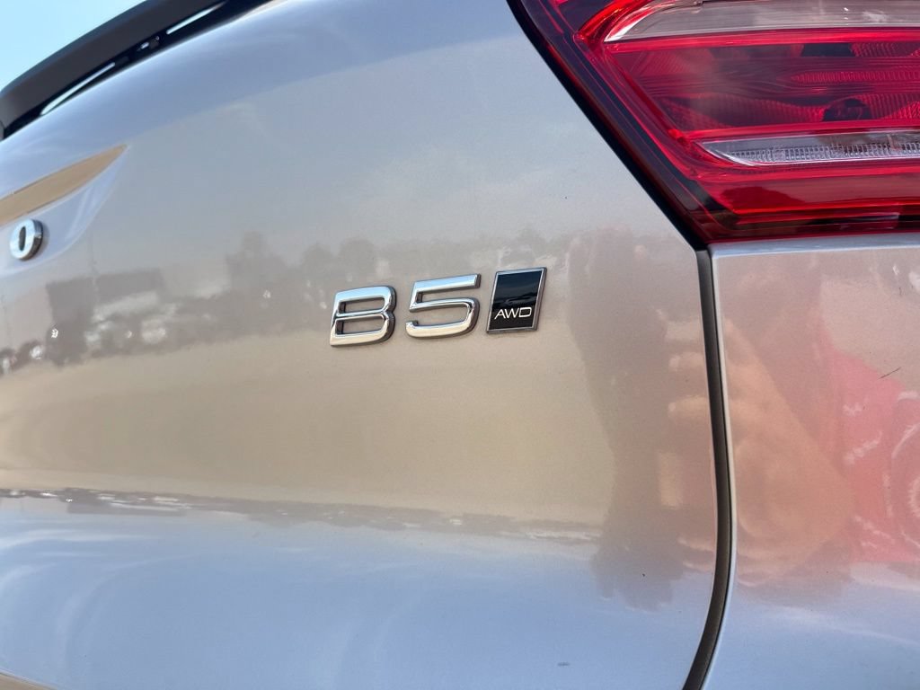 Used 2023 Volvo XC40 B5 Plus AWD/4WD image 7