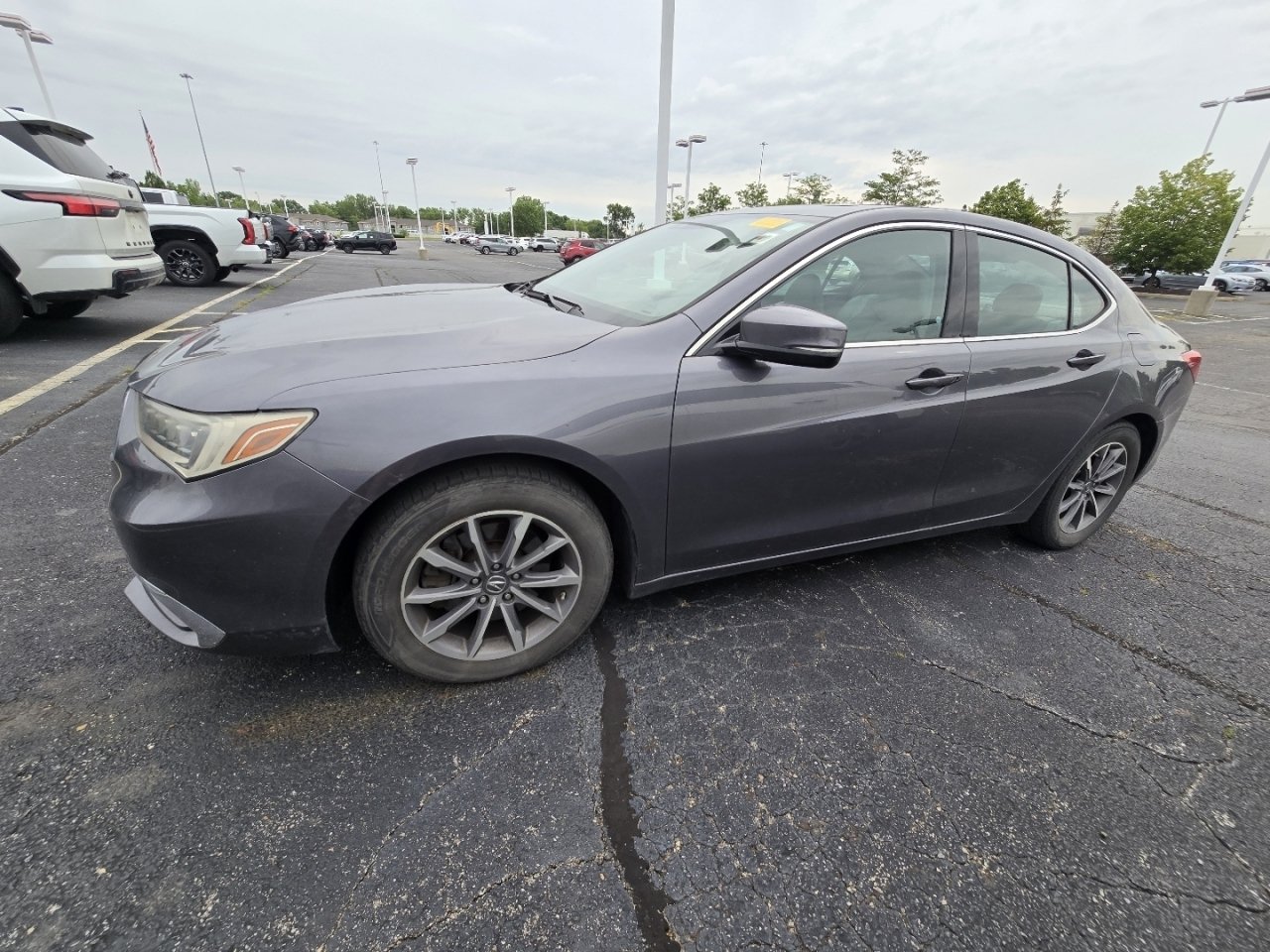 Used 2018 Acura TLX w/ Technology Package FWD image 4