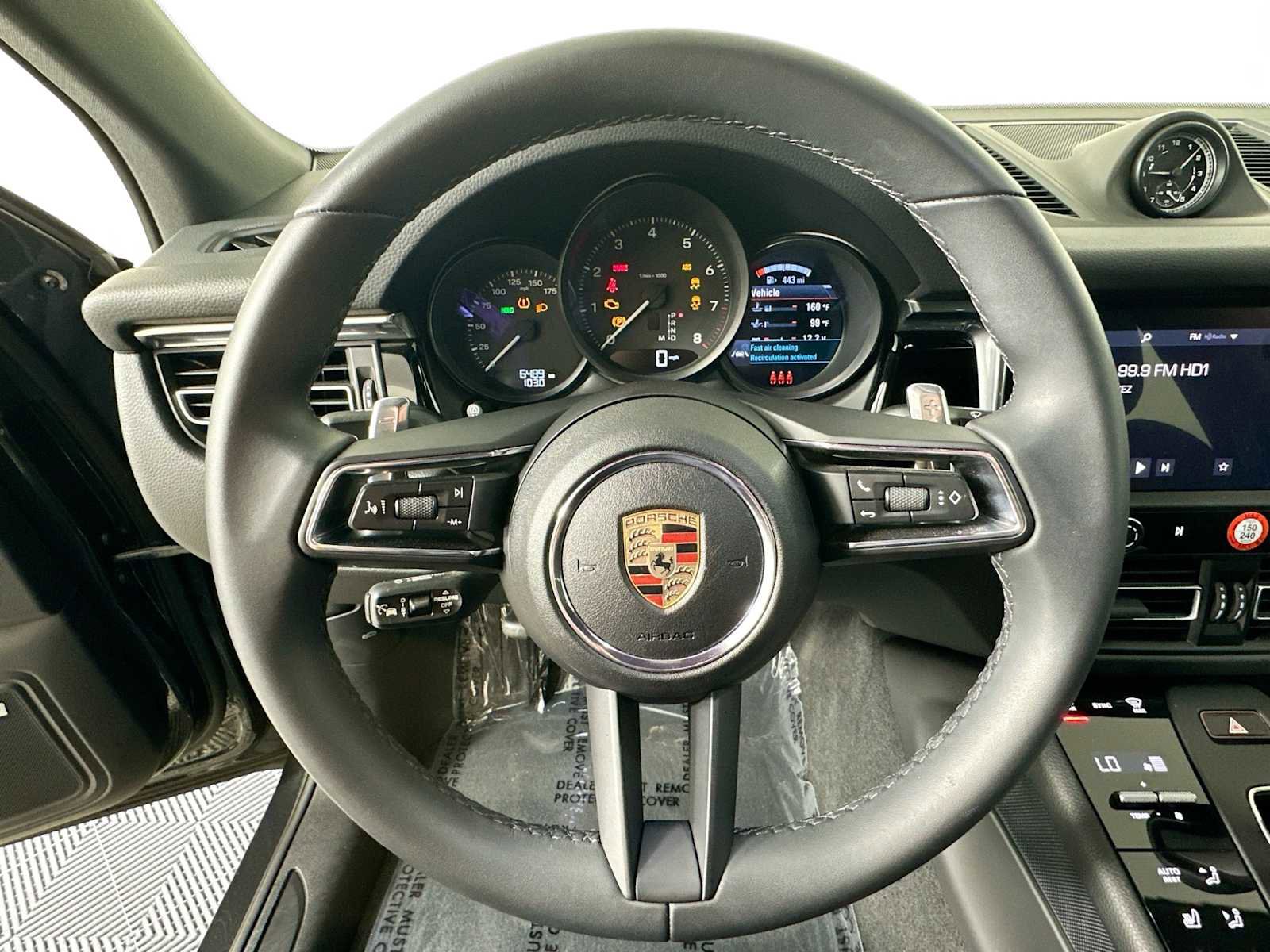 Certified 2025 Porsche Macan image 13