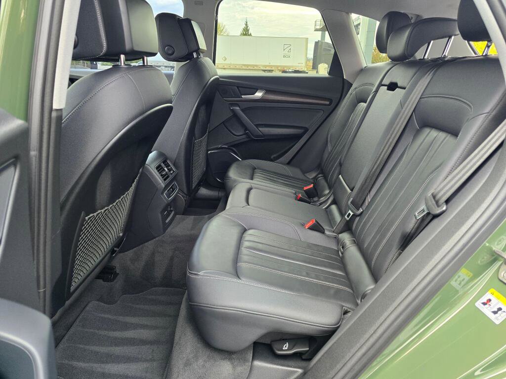 Used 2023 Audi Q5 2.0T Premium w/ Convenience Package image 19