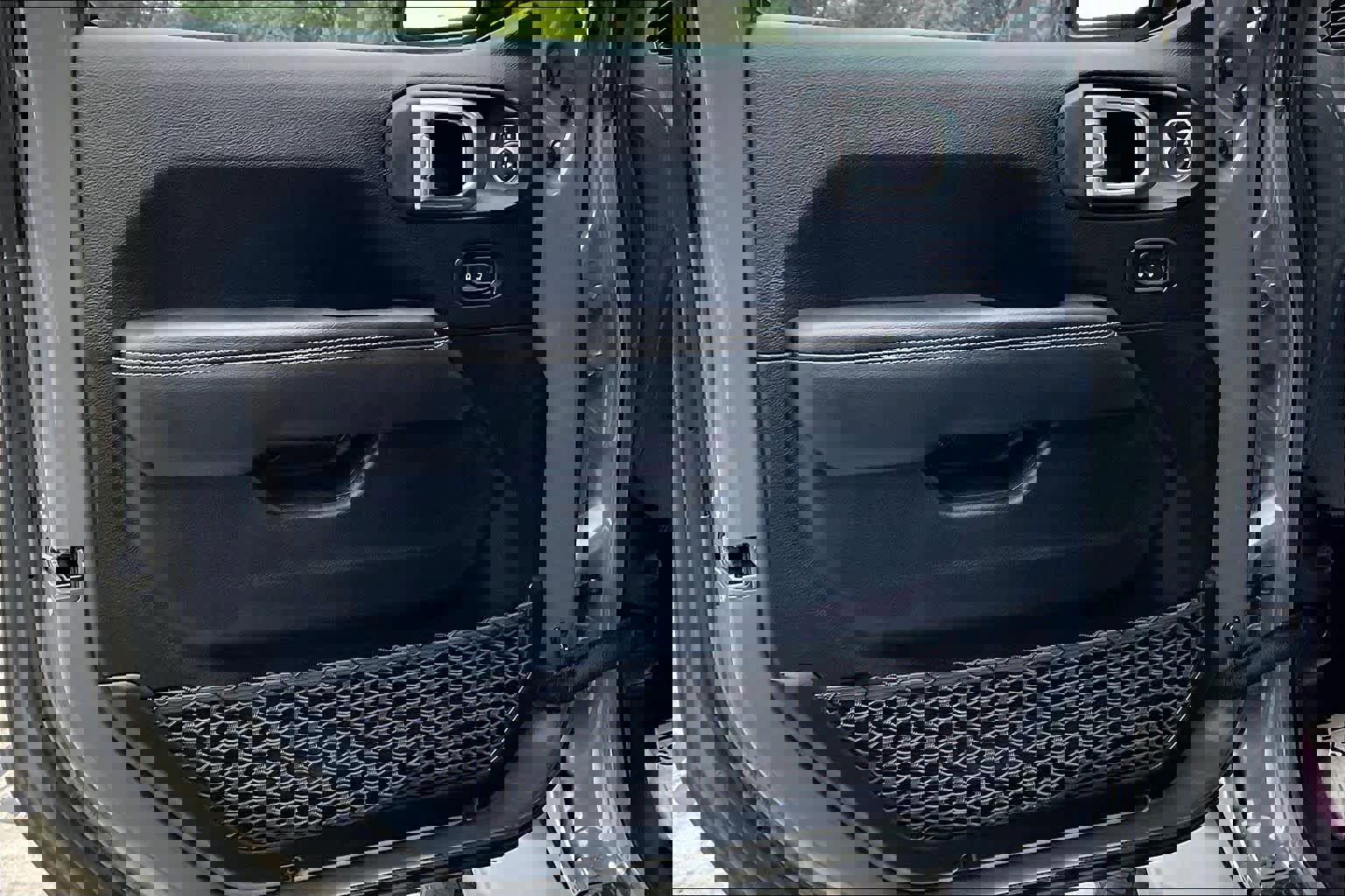 Used 2019 Jeep Wrangler Unlimited Sahara image 26