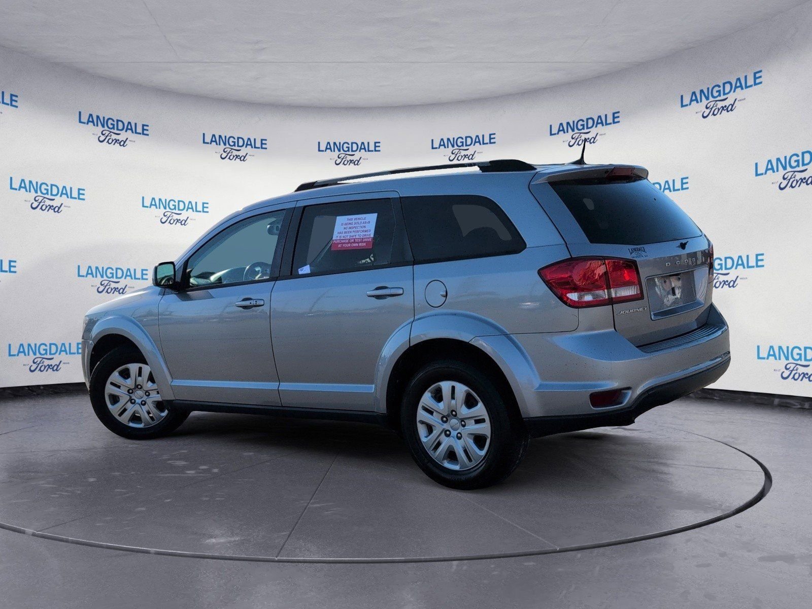 Used 2019 Dodge Journey SE w/ Connectivity Group FWD image 9