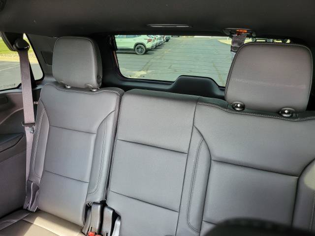 Used 2024 Chevrolet Tahoe Z71 w/ Luxury Package AWD/4WD image 29