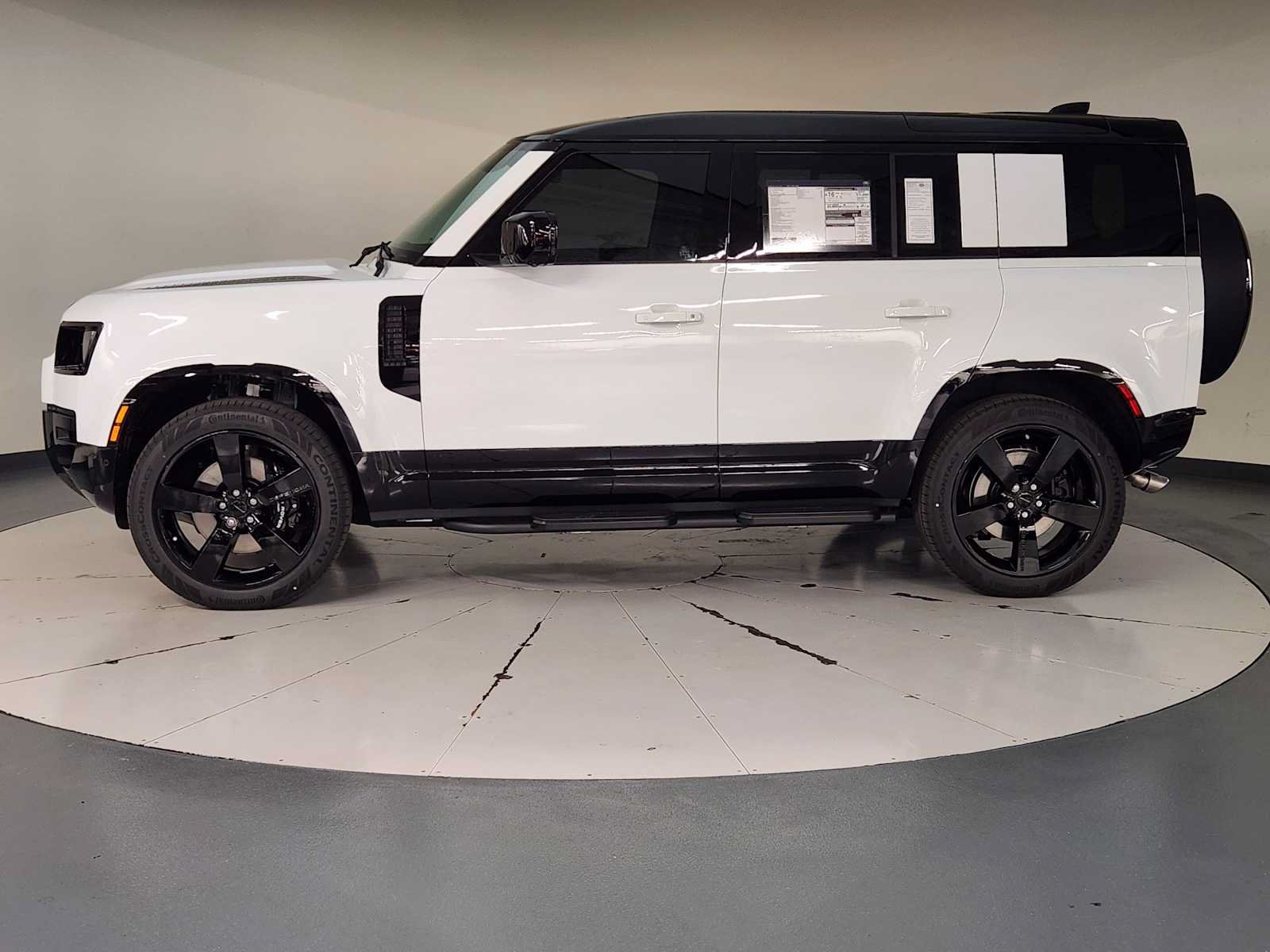New 2026 Land Rover Defender 110 V8 AWD/4WD image 8