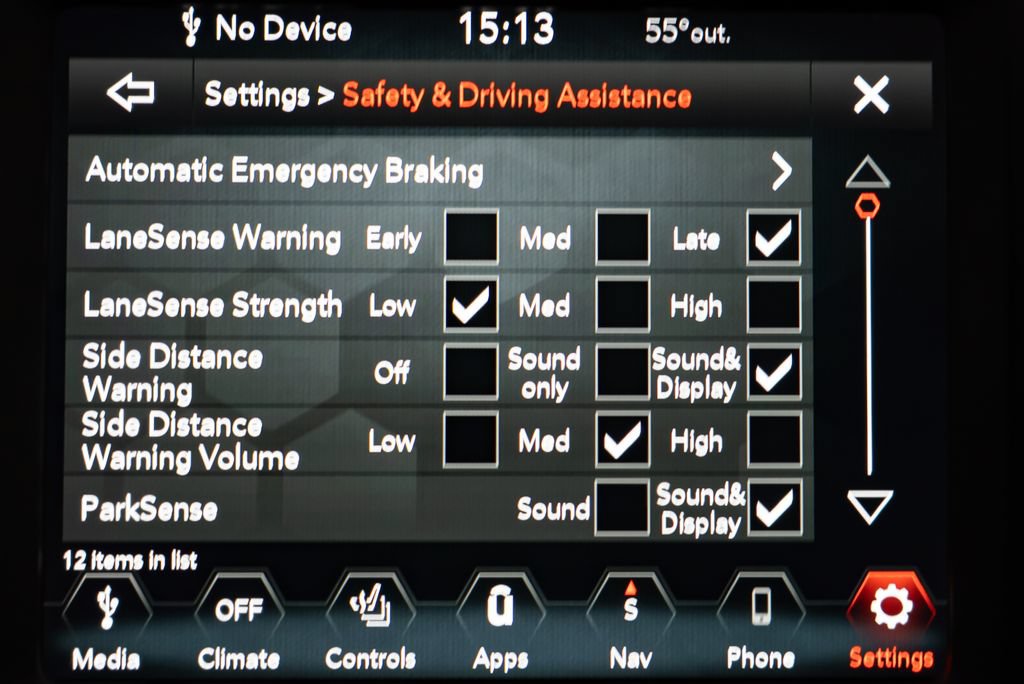 Used 2023 Jeep Cherokee Altitude Lux AWD/4WD image 18