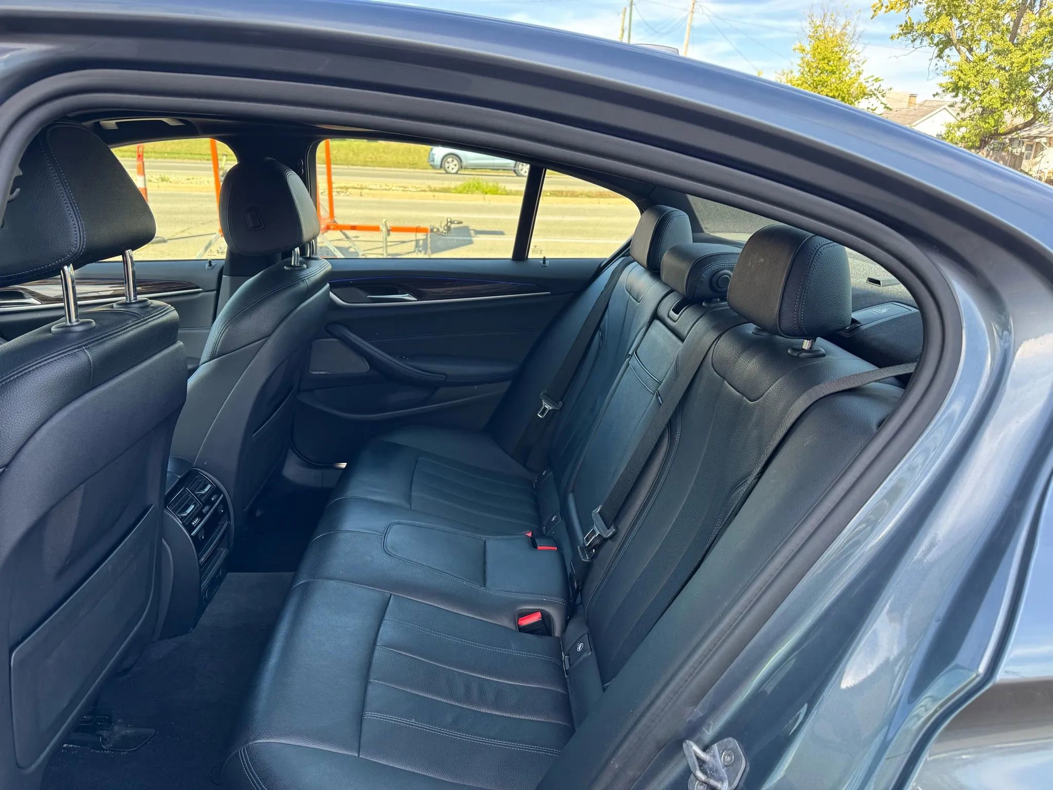 Used 2019 BMW 540i xDrive w/ M Sport Package image 24