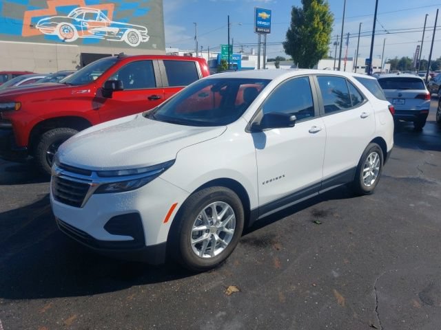 Certified 2024 Chevrolet Equinox LS w/ Driver Confidence II Package FWD image 4