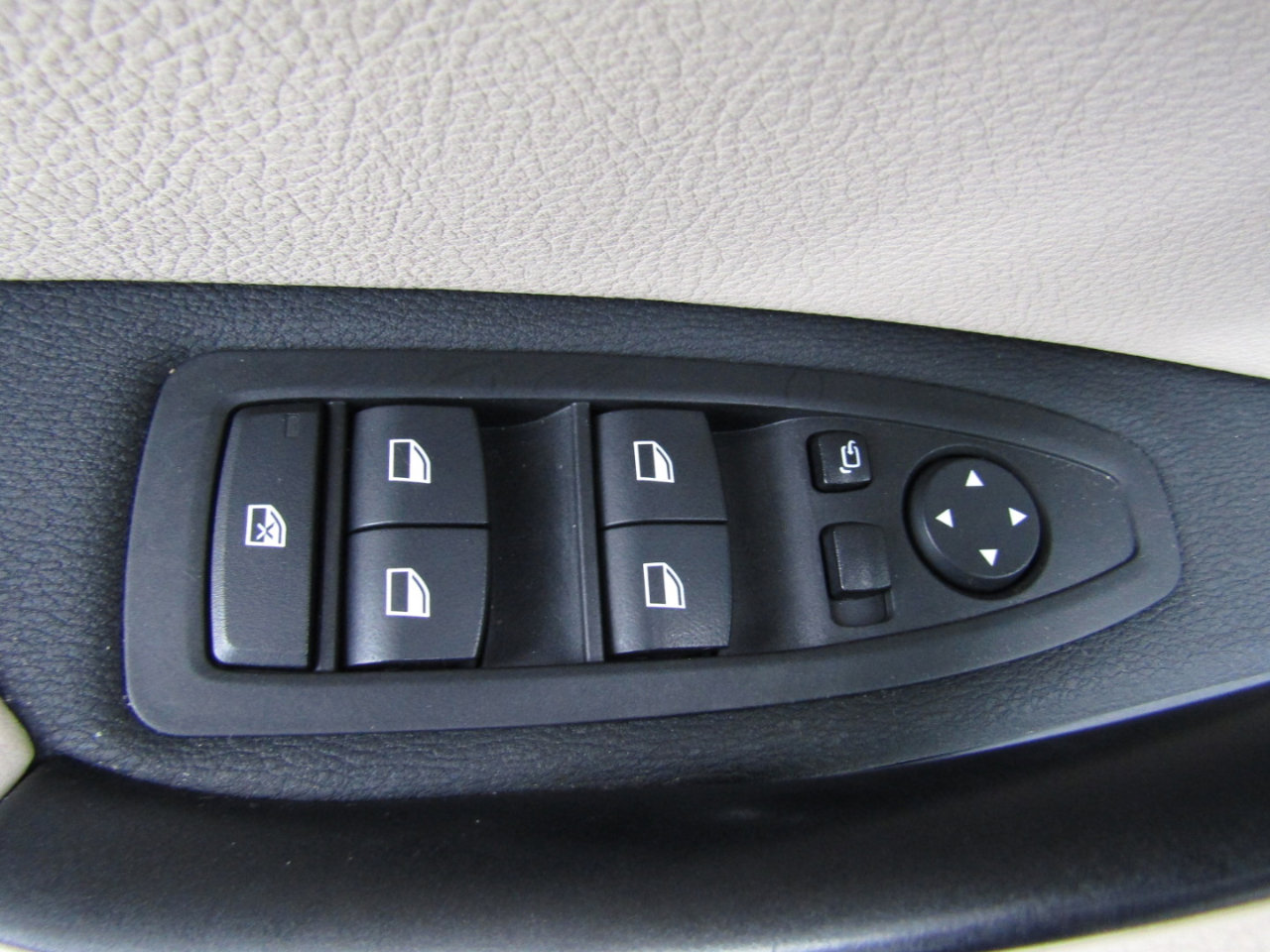 Used 2021 BMW X1 xDrive28i w/ Convenience Package image 11