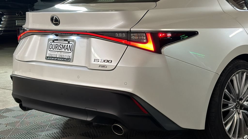 Used 2022 Lexus IS 300 AWD w/ Premium Package image 9