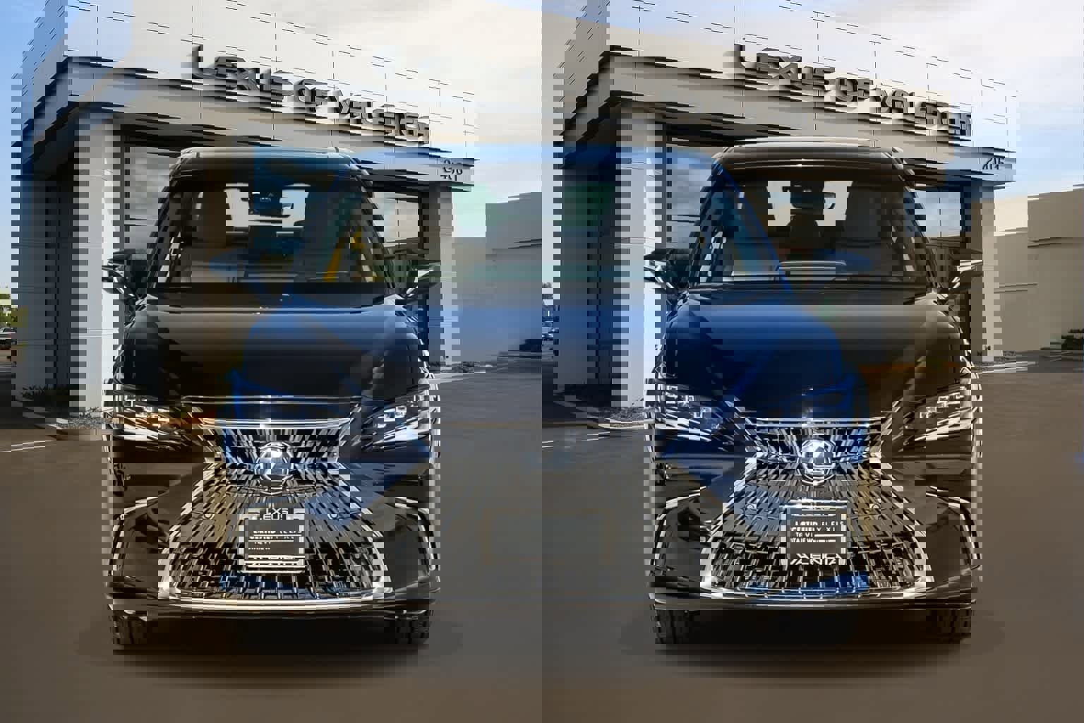 Certified 2025 Lexus ES 300h FWD image 6