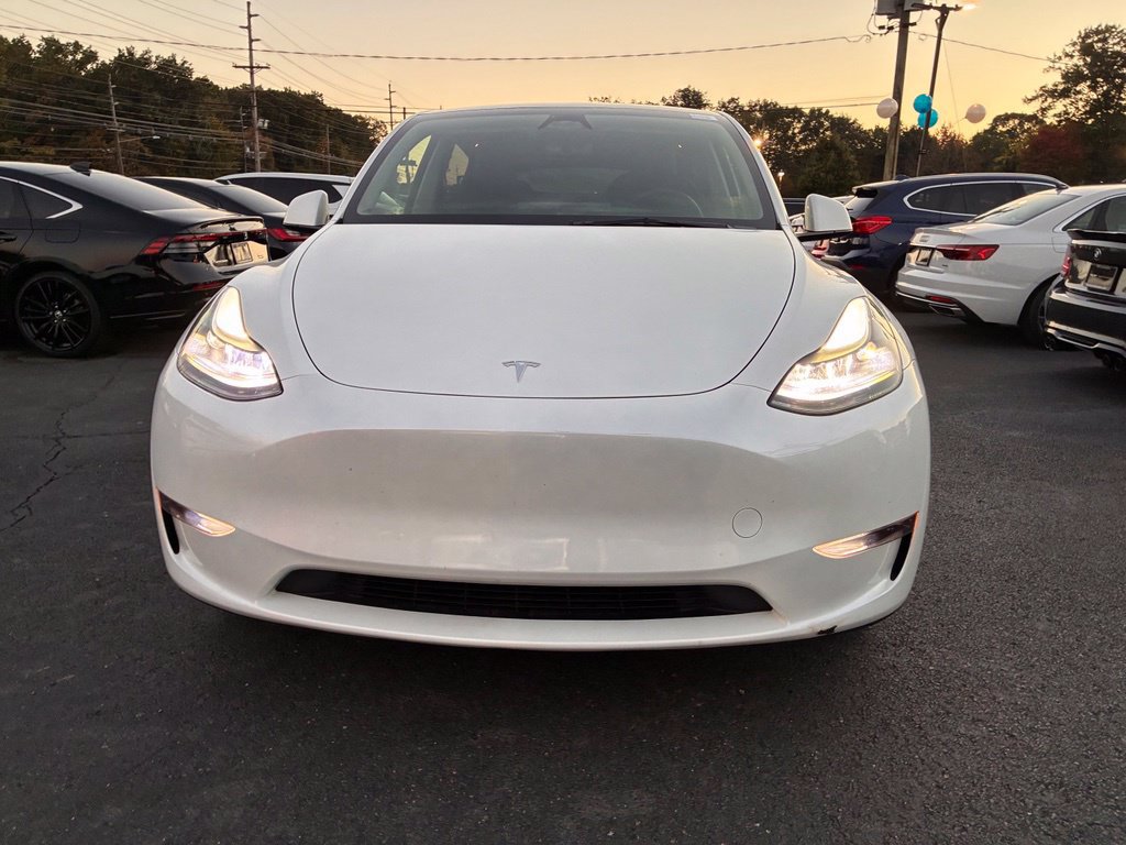 Used 2023 Tesla Model Y Long Range AWD/4WD image 2