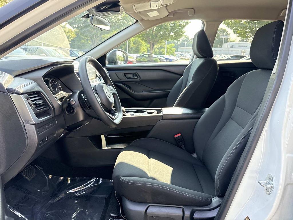 Used 2024 Nissan Rogue S AWD/4WD image 17