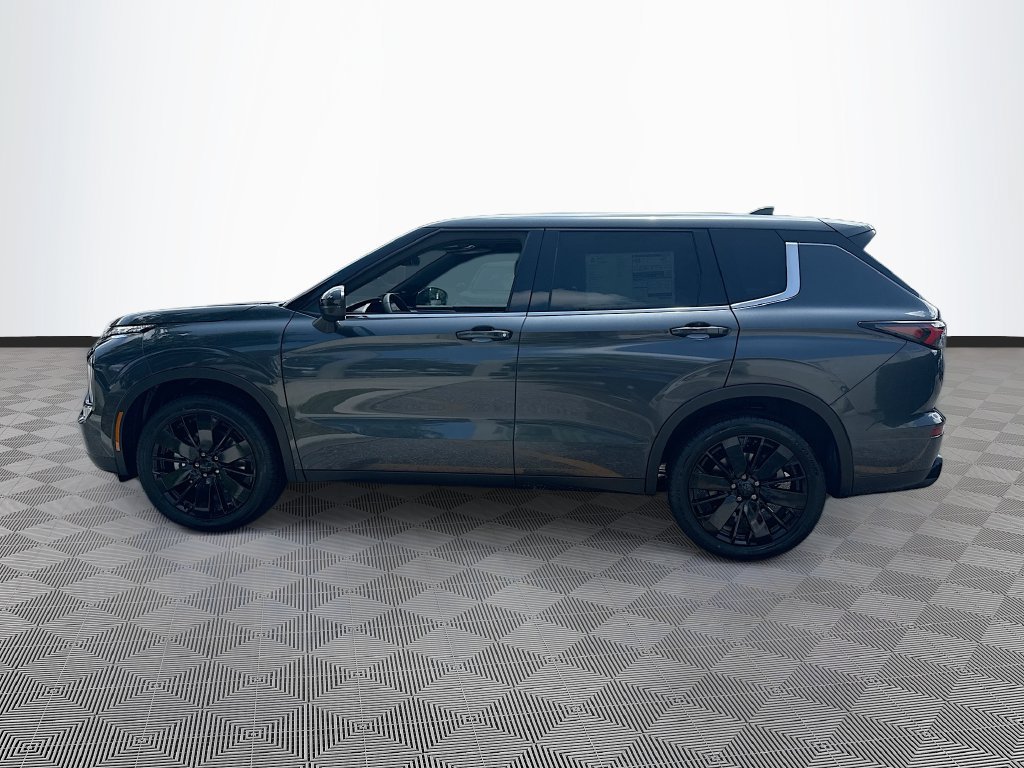 New 2026 Mitsubishi Outlander LE FWD image 8