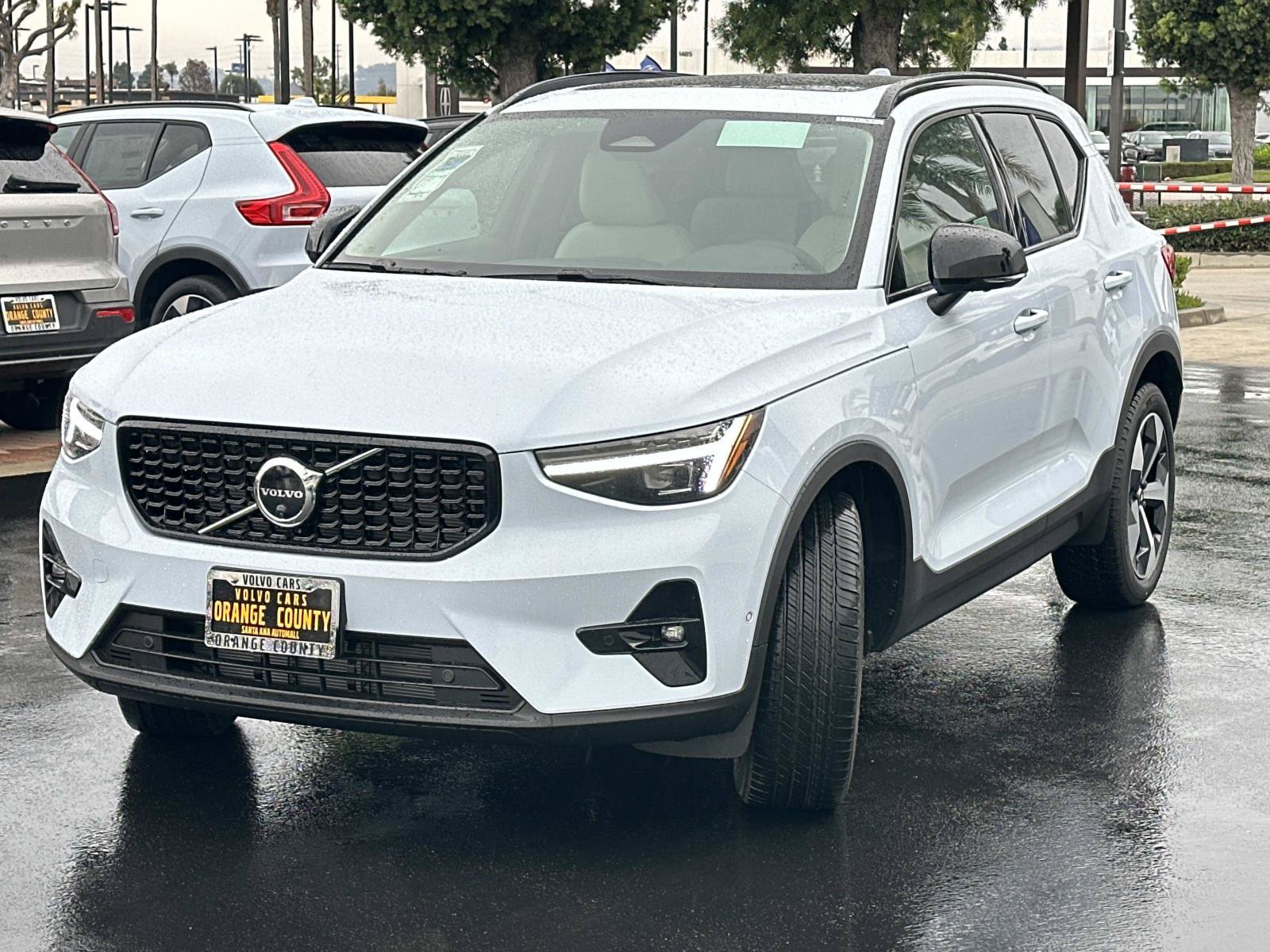 New 2026 Volvo XC40 B5 Plus w/ Protection Package Premier AWD/4WD image 6