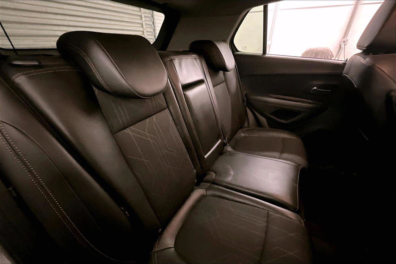 Used 2019 Chevrolet Trax LT w/ LT Convenience Package image 26