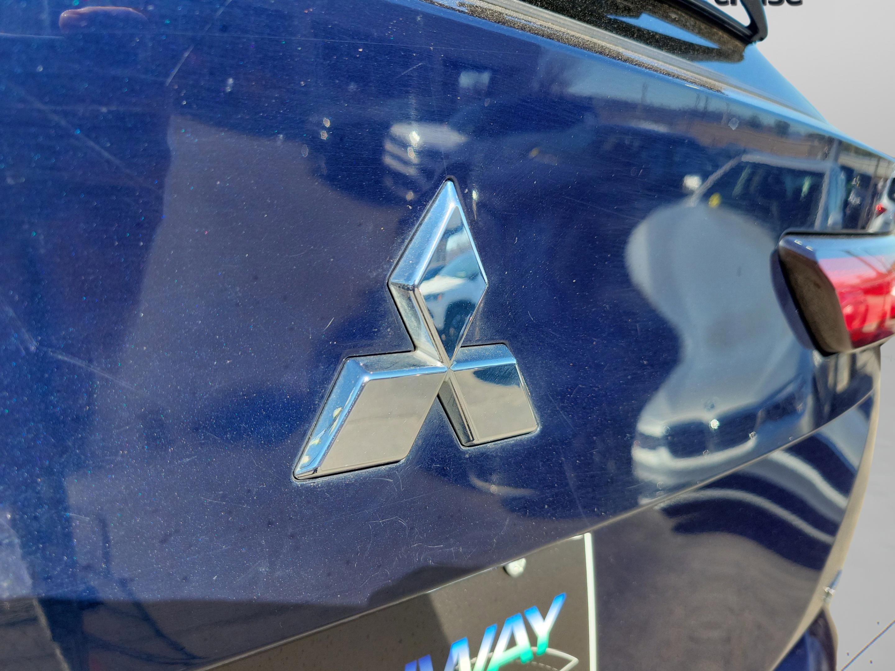 Used 2024 Mitsubishi Outlander SE image 11