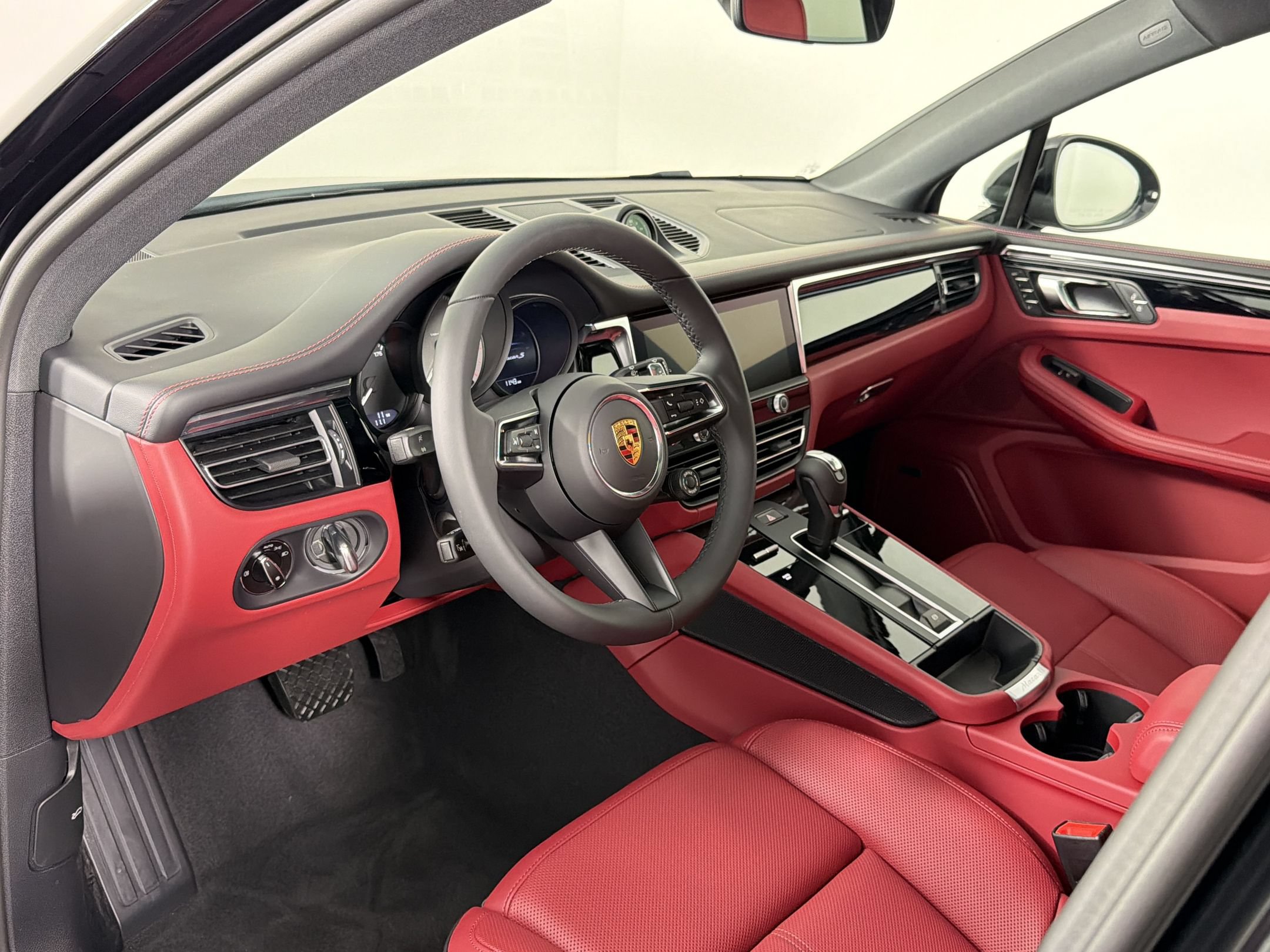 New 2026 Porsche Macan S AWD/4WD image 4