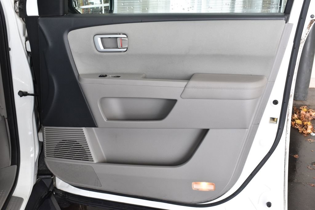 Used 2015 Honda Pilot SE image 32