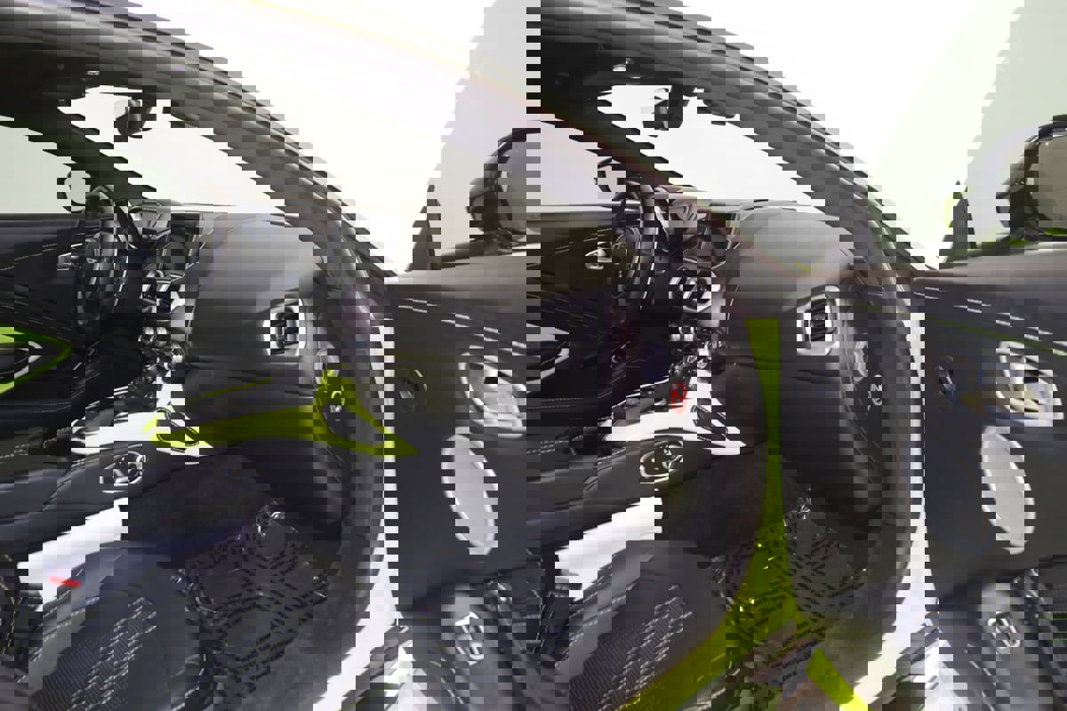 Used 2019 Aston Martin V8 Vantage Coupe RWD image 68