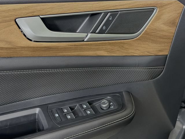 Used 2024 Volkswagen Atlas SE FWD image 19