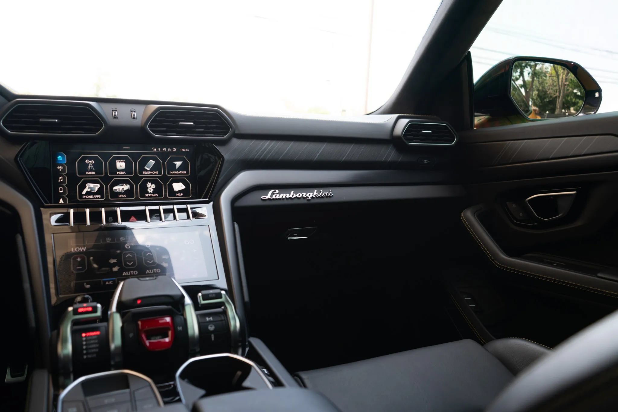 Used 2021 Lamborghini Urus AWD/4WD image 50