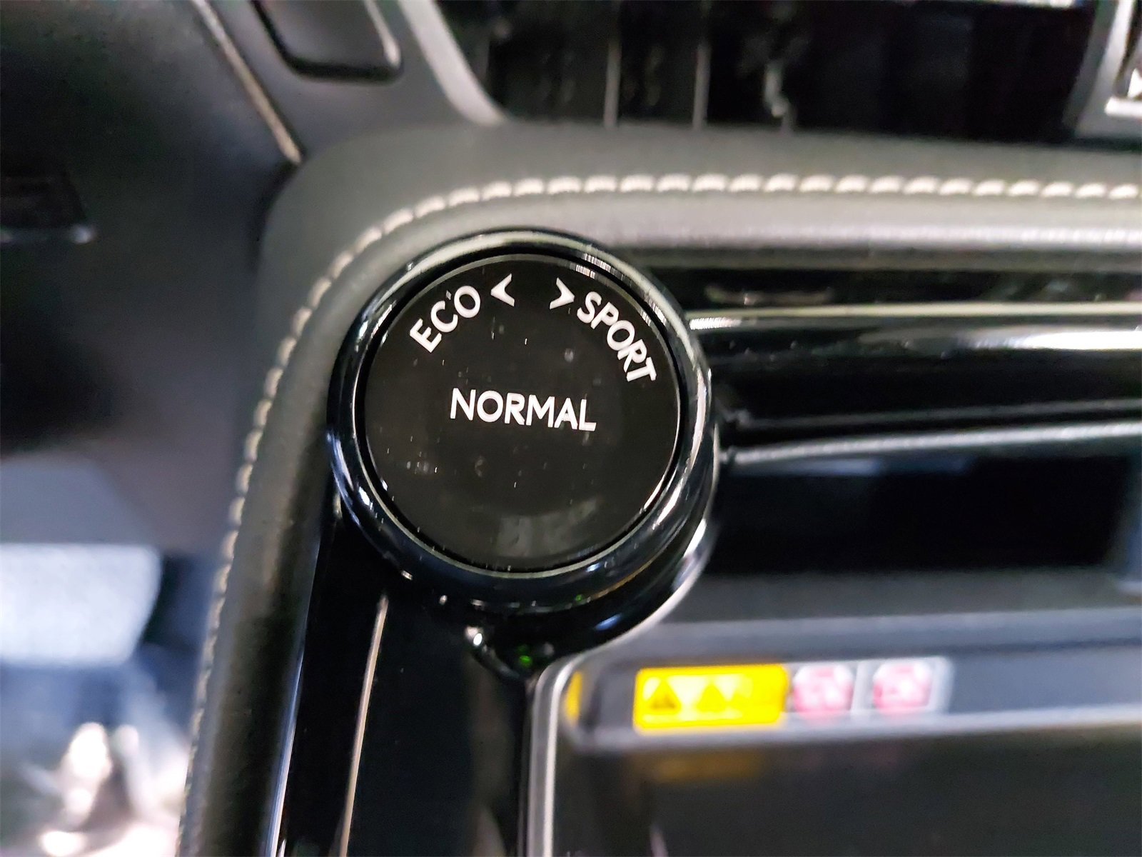 Used 2025 Lexus NX 350h AWD w/ Premium Package image 29