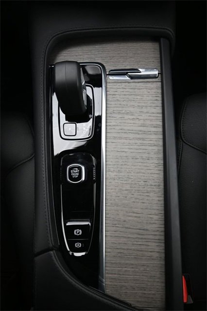 Certified 2024 Volvo V90 B6 Cross Country Plus image 10