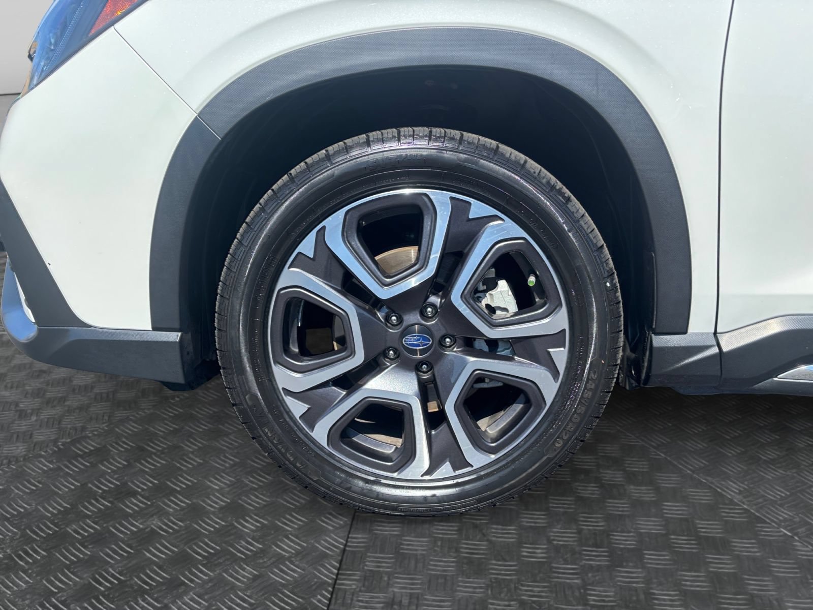 Used 2024 Subaru Ascent Touring AWD/4WD image 9
