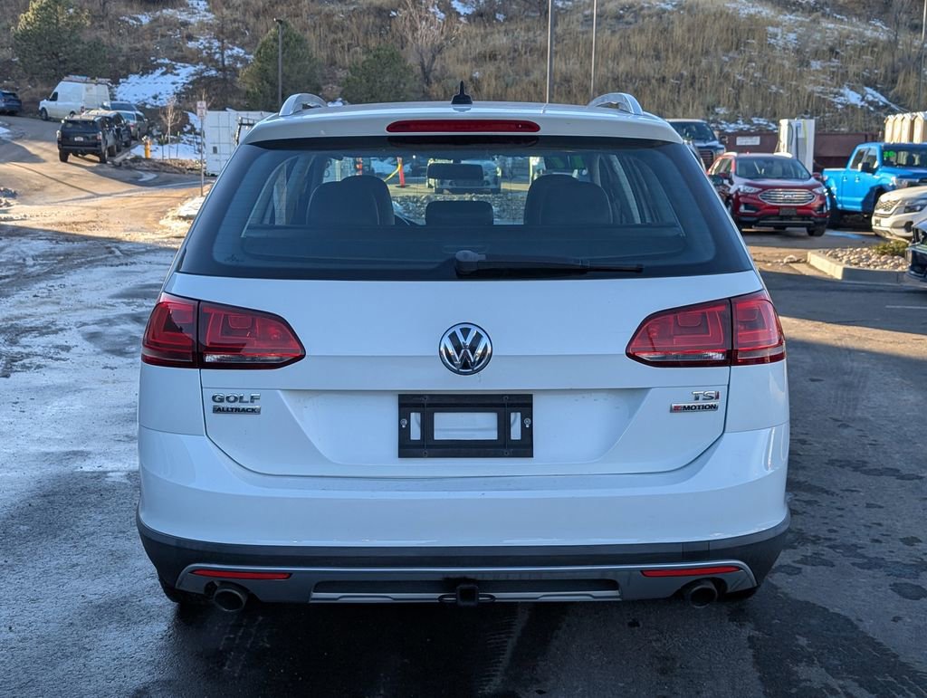 Used 2017 Volkswagen Golf Alltrack SE image 6
