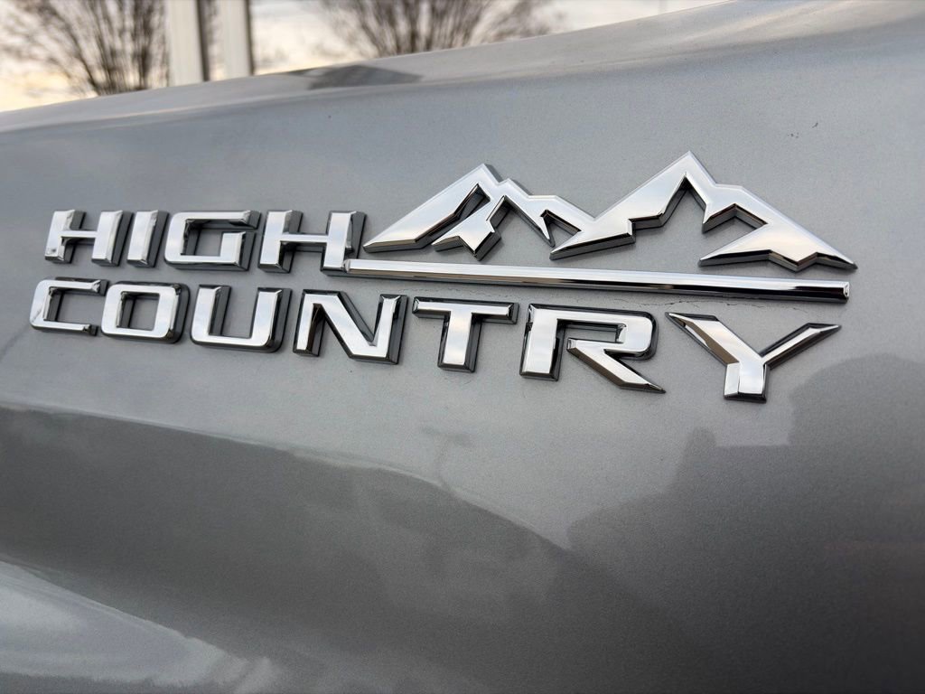 Used 2025 Chevrolet Silverado 3500 High Country AWD/4WD image 11
