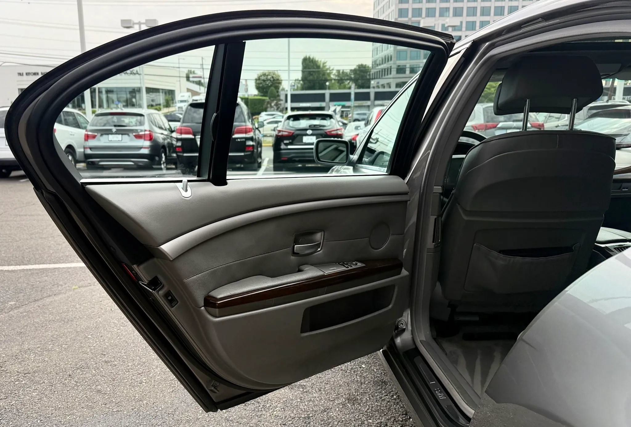 Used 2006 BMW 750Li RWD image 27