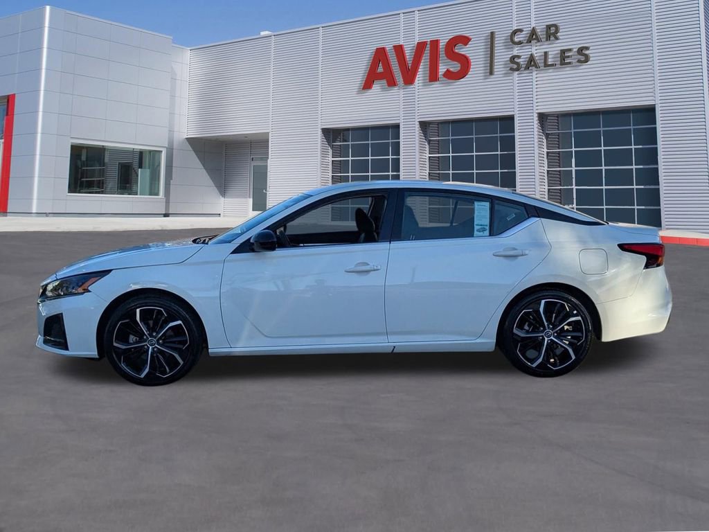 Used 2025 Nissan Altima 2.5 SR image 11