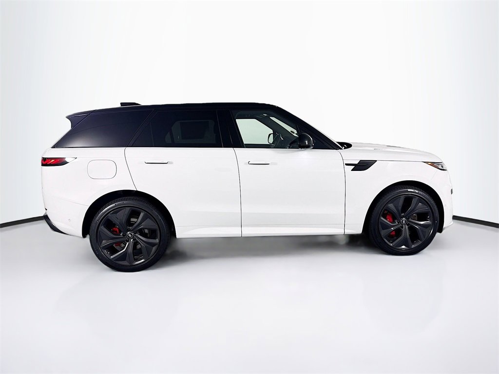 New 2025 Land Rover Range Rover Sport Dynamic SE image 4