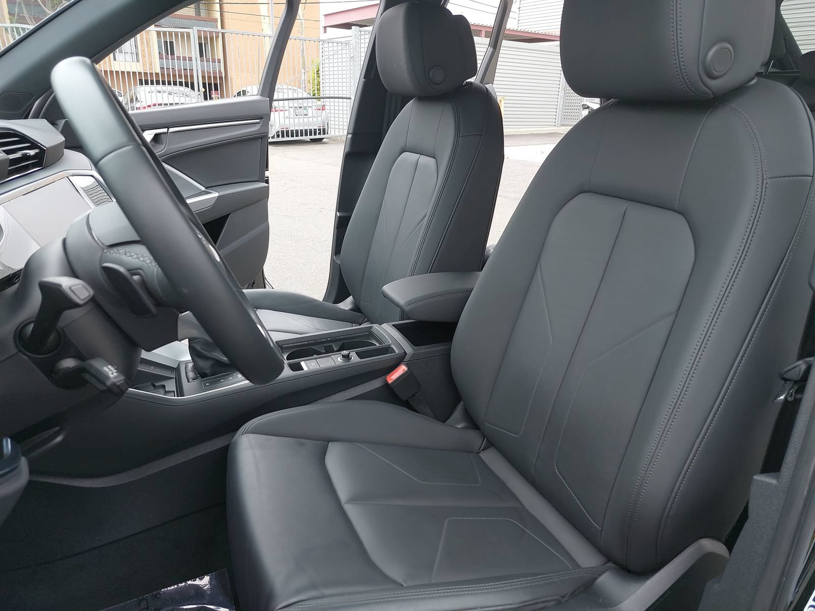 Certified 2025 Audi Q3 2.0T Premium w/ Convenience Package AWD/4WD image 15