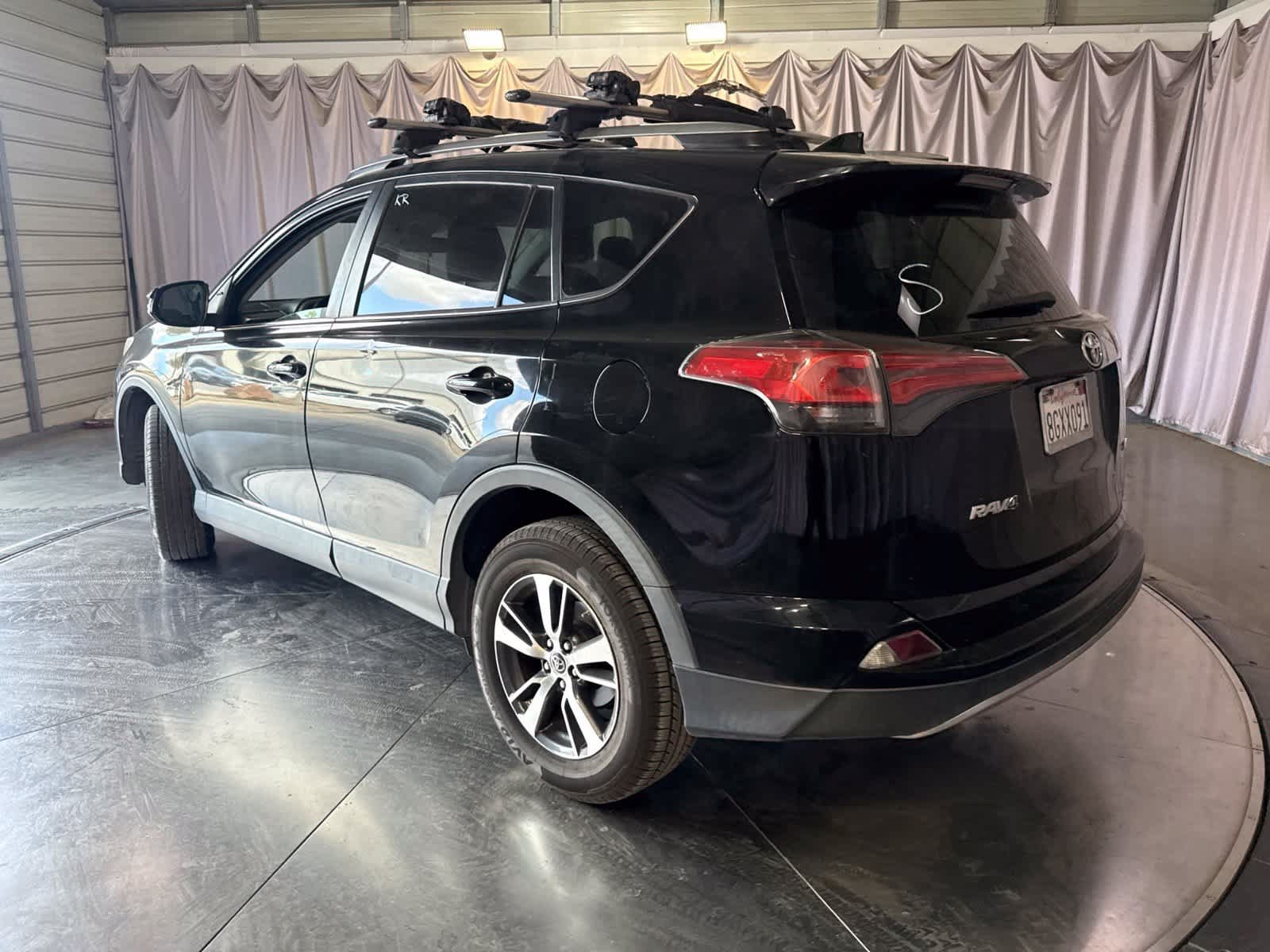 Used 2018 Toyota RAV4 XLE FWD image 7