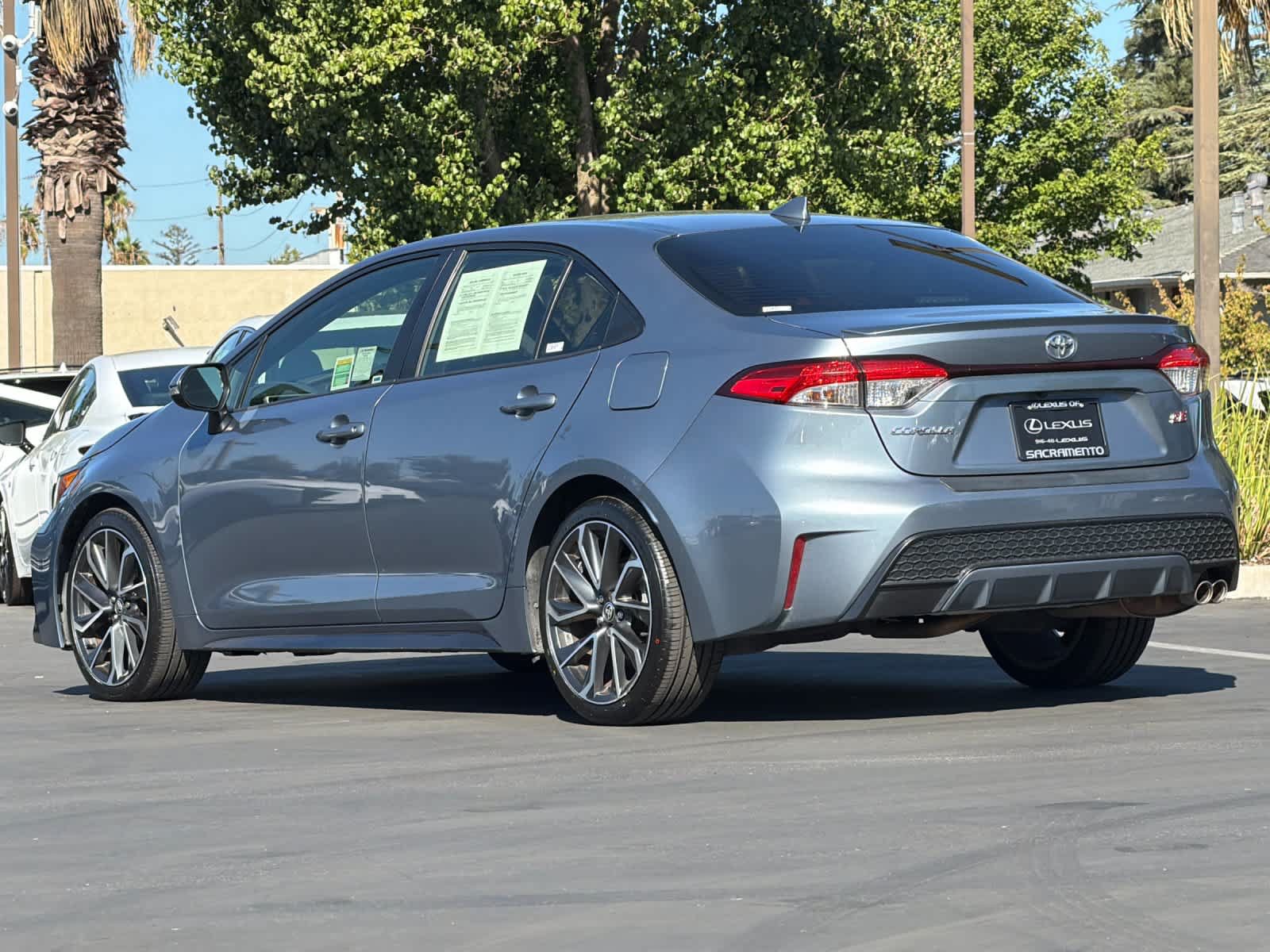 Used 2021 Toyota Corolla SE w/ SE Premium Package FWD image 7