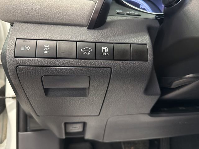 Used 2020 Toyota Camry LE w/ Sunroof Package FWD image 21