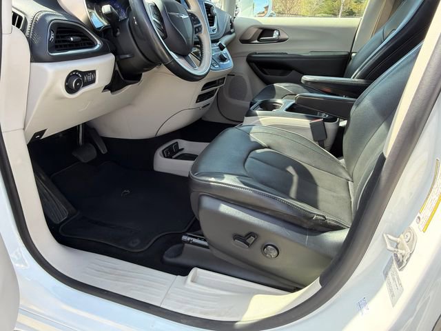 Used 2018 Chrysler Pacifica Limited w/ Advanced Safetytec Group image 9