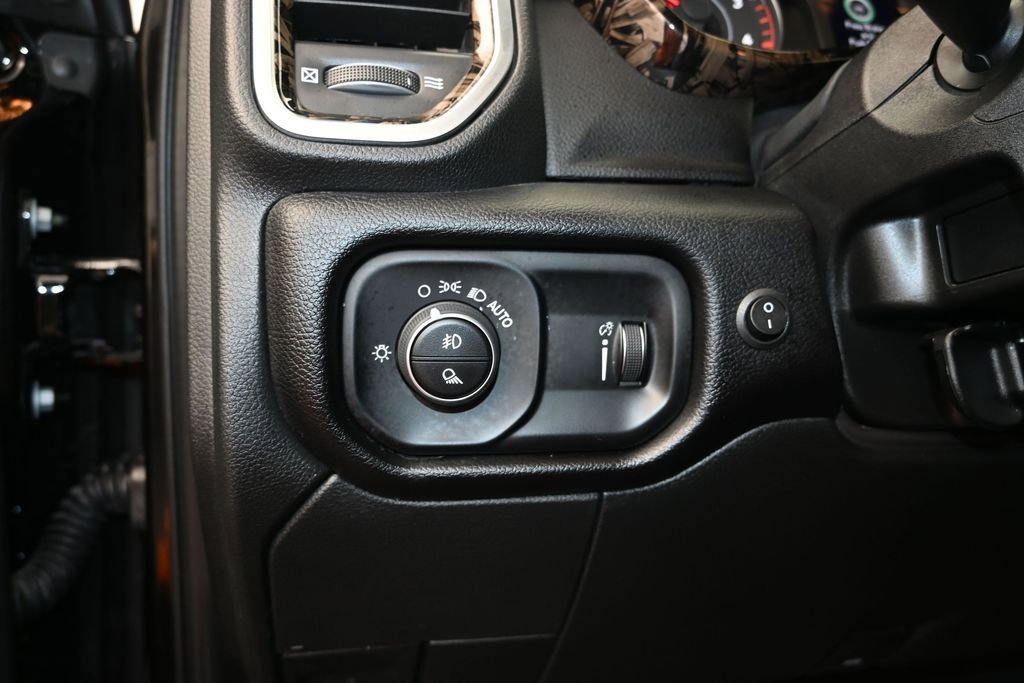 New 2026 RAM 2500 Big Horn AWD/4WD image 12