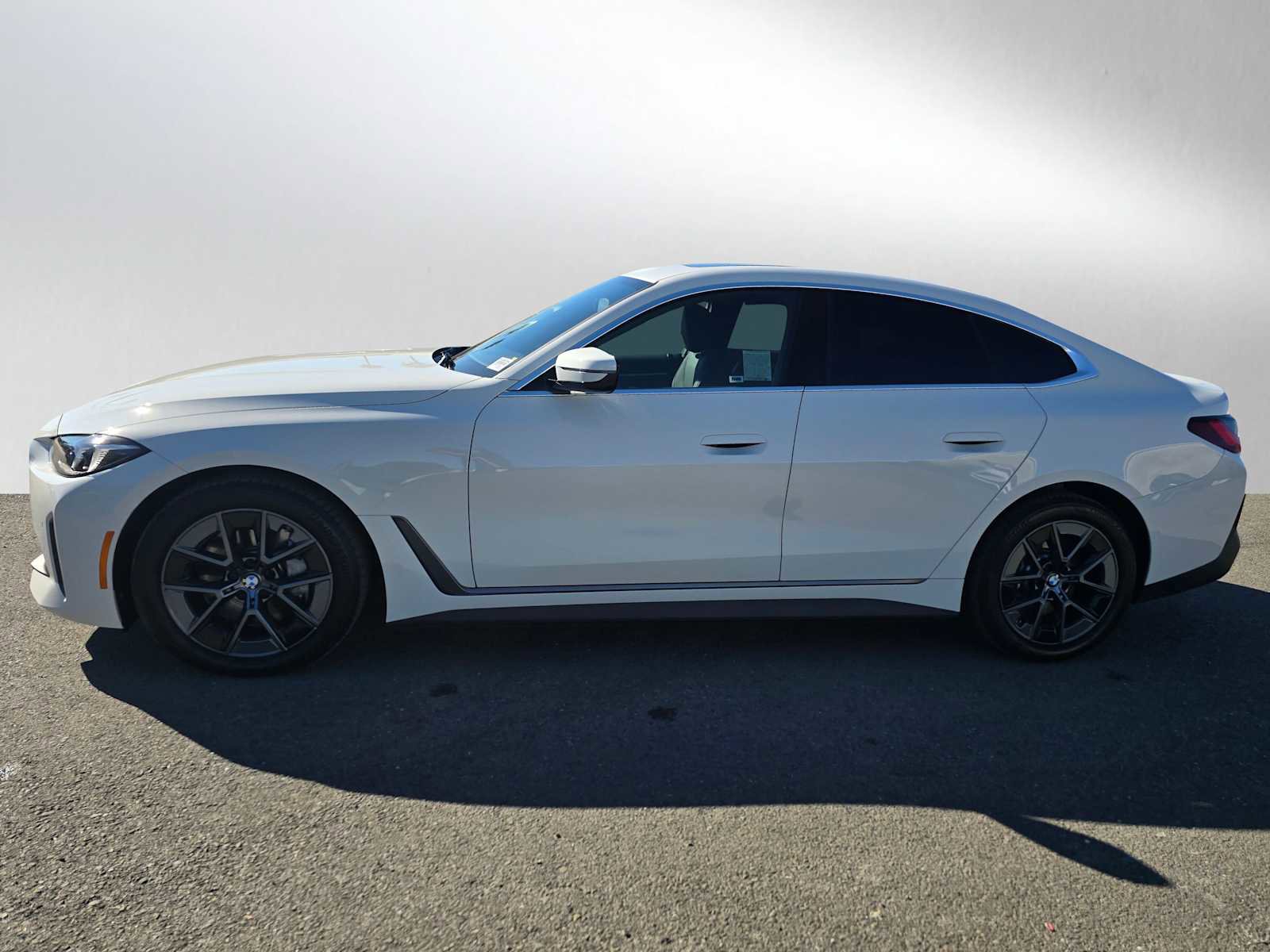 Used 2025 BMW i4 eDrive40 image 6